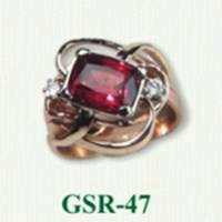 GSR-47, 14KY ring with 10x7 mm cushion cut garnet and 2 small diamonds