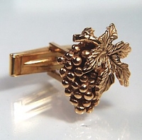 Grapes and grape leaf cuff link