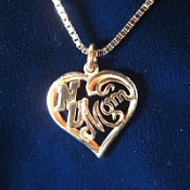 Niagara University Mom Pendant